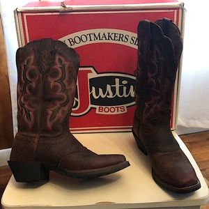 Ladies Justin boots